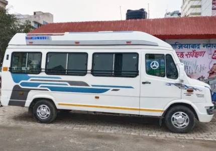 17 Seater Tempo Traveller