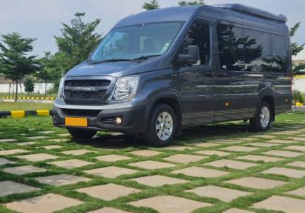 12 Seater Urbania Traveller