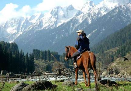 Amritsar to Kashmir Wonders Tour