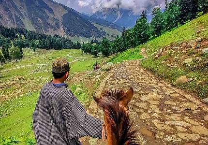 Amritsar to Kashmir Wonders Tour